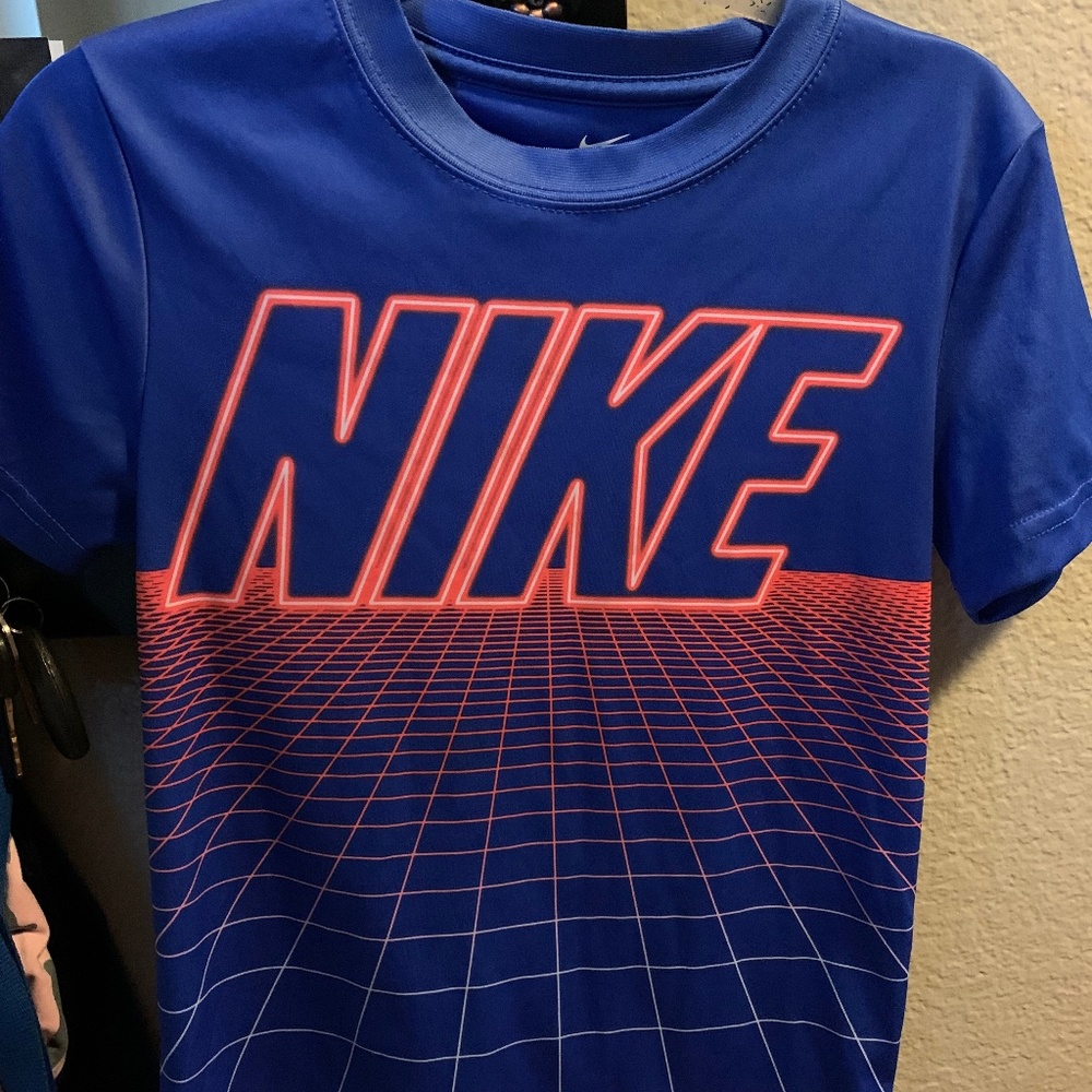 Boys Nike Dri-fit 6T